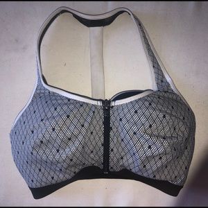 VS / Victoria’s Secret Knockout Sports Bra 32DD